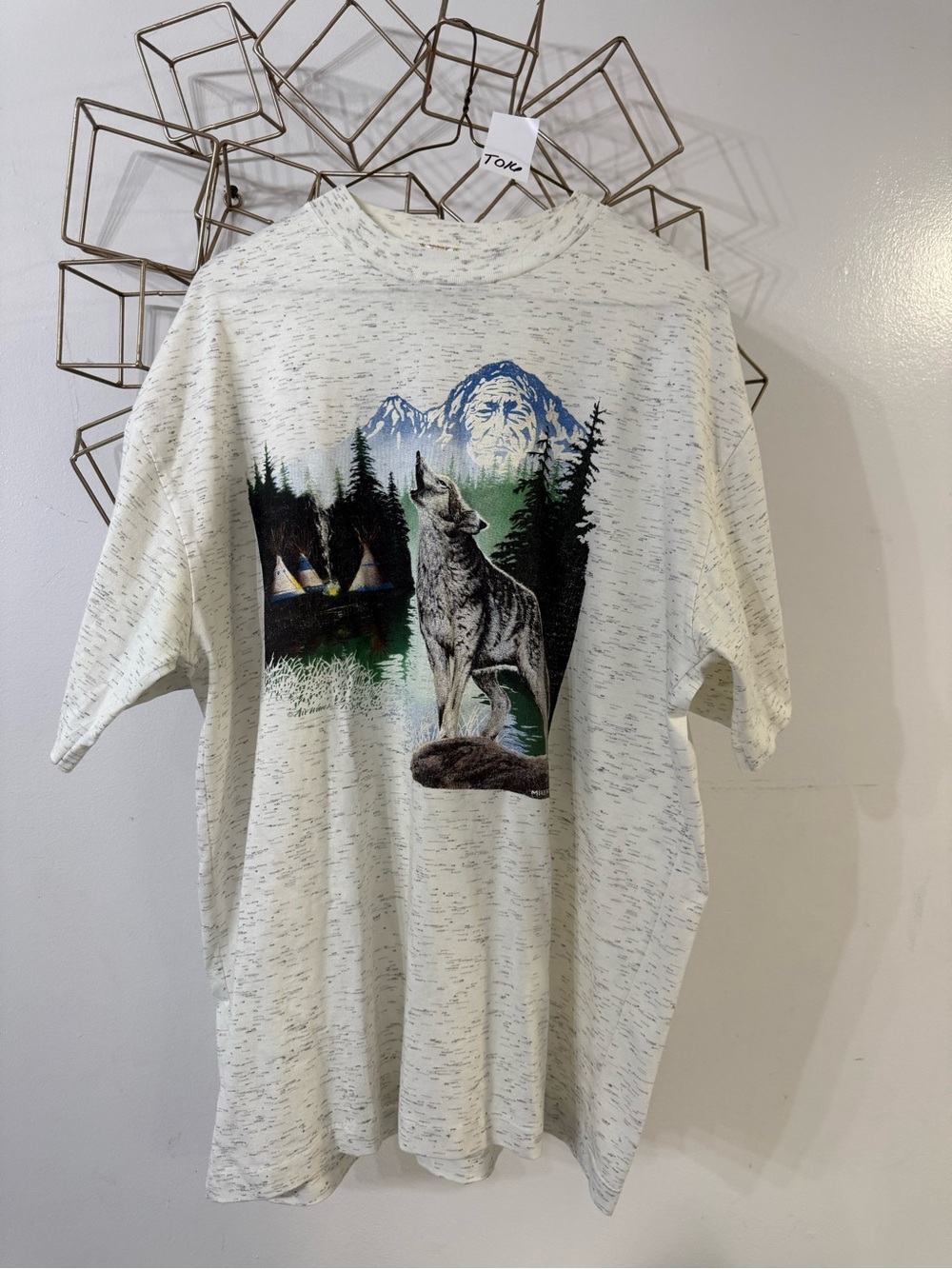 Titanium Cream Speckled Wolf Graphic Short Sleeve Tee